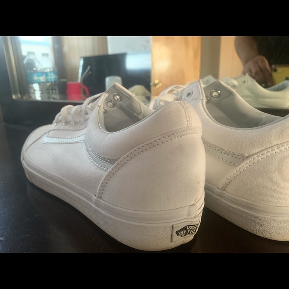 All Whit Men’s Vans - Picture 2 of 4